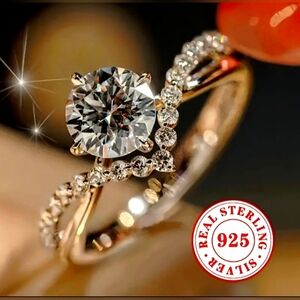 Ring 3.1g S925 Sterling Silver. Moissanite stone 1Ct. V-Shape Crown Ring Fashion